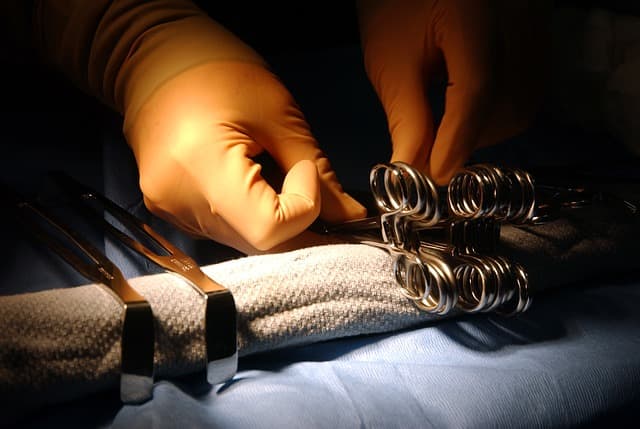 what-do-scrub-nurses-do-in-the-operating-room-toughnickel