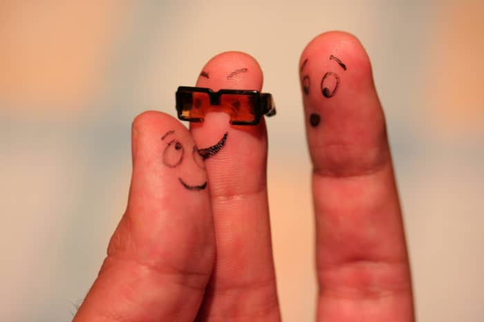Uh, oh! There is one too many lovers in this relationship.