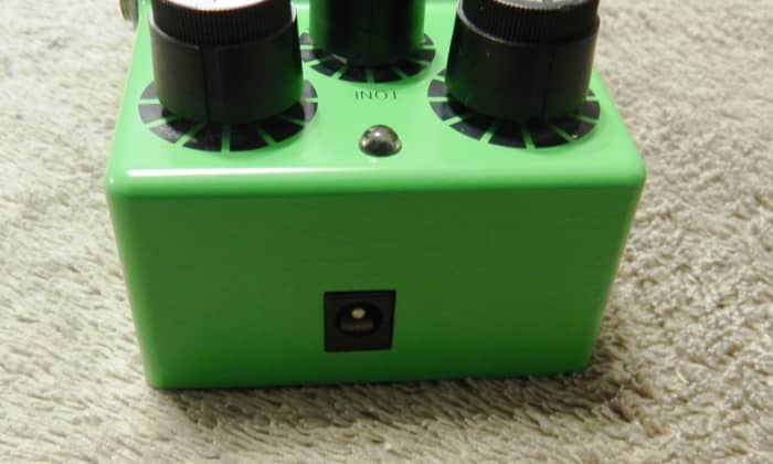 The Tube Screamer TS9 runs off a 9-volt battery, but also gives you the option of plugging into a power source.