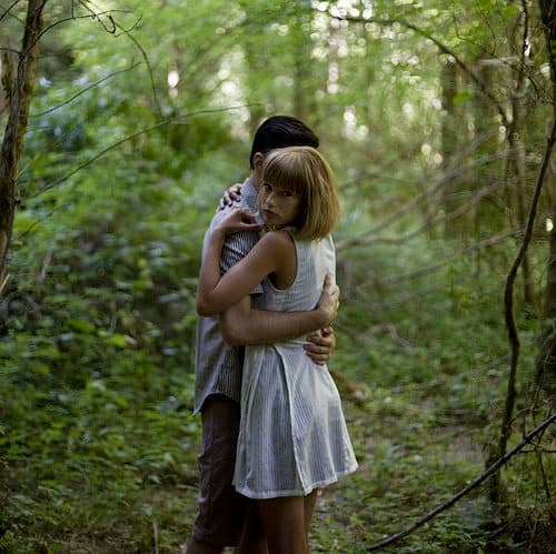 Learning how to give a girl a good hug could set you apart as a dashing and debonair guy in her life. It's worth taking the time and effort to master!