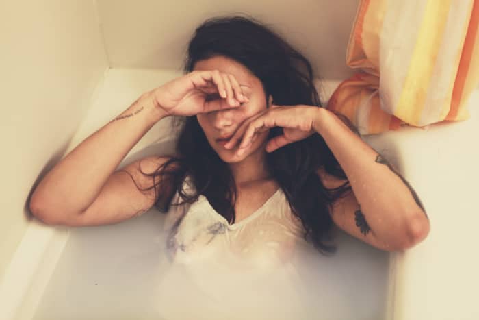 9-reasons-why-your-boyfriend-is-ignoring-you-how-to-tell-when-youre-being-ignored-by-your-man