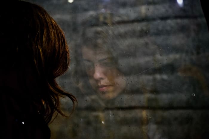 9-reasons-why-your-boyfriend-is-ignoring-you-how-to-tell-when-youre-being-ignored-by-your-man