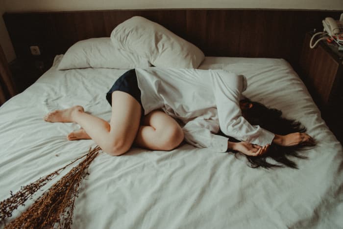 9-reasons-why-your-boyfriend-is-ignoring-you-how-to-tell-when-youre-being-ignored-by-your-man