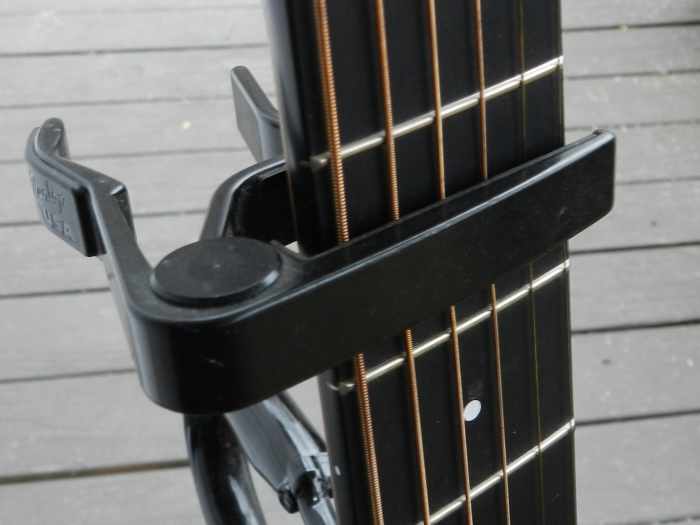 10 Best Acoustic Guitar Accessories for Beginners Spinditty