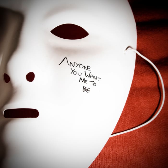 Narcissists lack empathy and do not feel the emotions others that do or take their needs or perspectives into account. They form relationships with others that are "useful."
