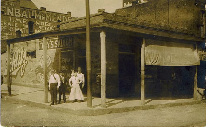 John "Piano Red" Williams played piano in bars, clubs, and saloons like the one shown in this early 1900's vintage photo of Tony's Saloon at 138 Beale.