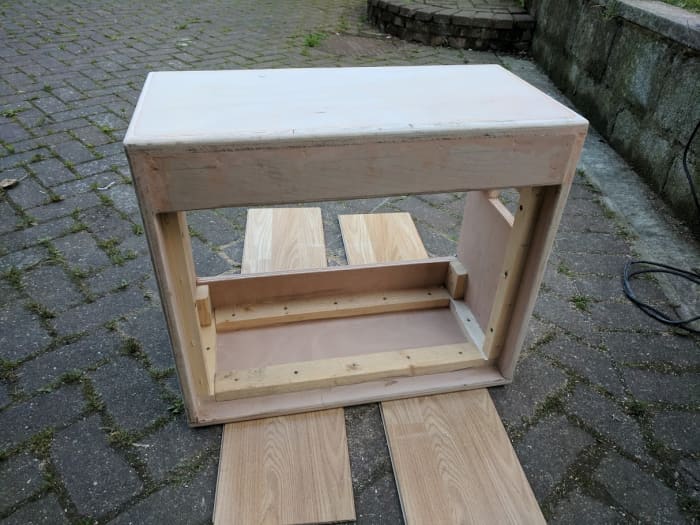 The structure of your DIY guitar cab needs to be solid. Loose parts or flimsy design will greatly degrade the quality of your tone.