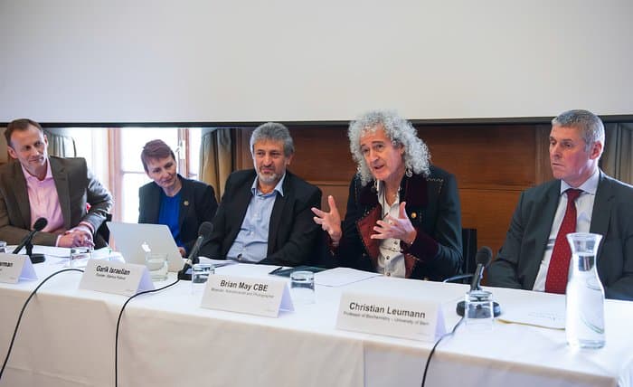 Dr. Brian May makes a point during a press conference at the Starmus Festival, which has featured astronauts, cosmonauts, Nobel Peace Prize winners, and other scientific luminaries (Photo: Starmus/Royal Society)