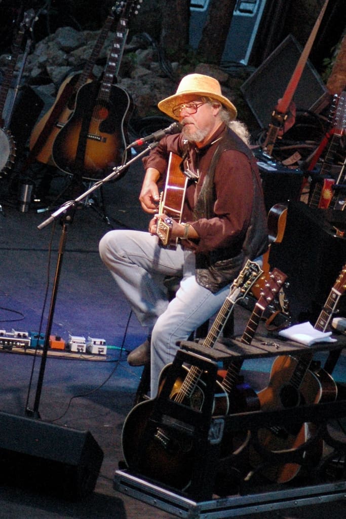 Arlo onstage in July 2005 during his "Alice's Restaurant Massacre" 40th Anniversary Tour