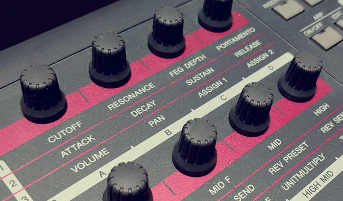 As is the case with many other disciplines, thoroughly knowing the music keyboard i.e. gear you’re working with is a major step to true mastery.