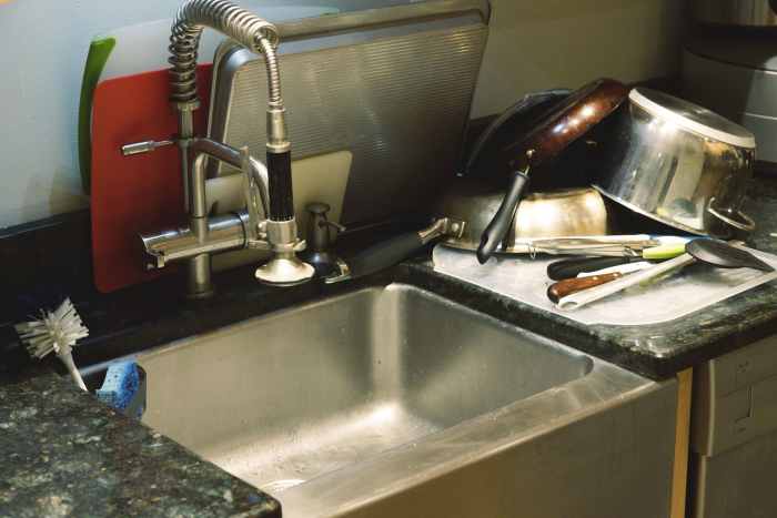 How to Make Her Happy: Do the Dishes