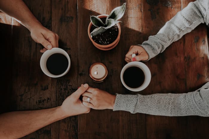 Waiting too long to say sorry might drive you and your spouse further apart. Even if you don't know how to say sorry right now, don't wait too long to apologize.