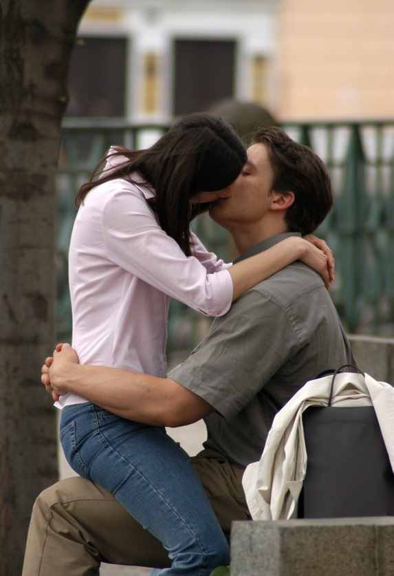Choose something romantic to do for your sweetheart this year. A public expression of your affection can go a long way to boost her moral!