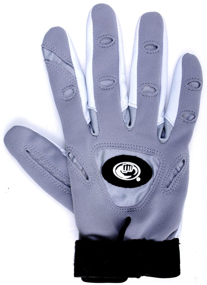 A bionic glove for tennis. Perspiration is absorbed and evaporated via the mini-towels inside the glove and the special cooling material on the back of the hand.