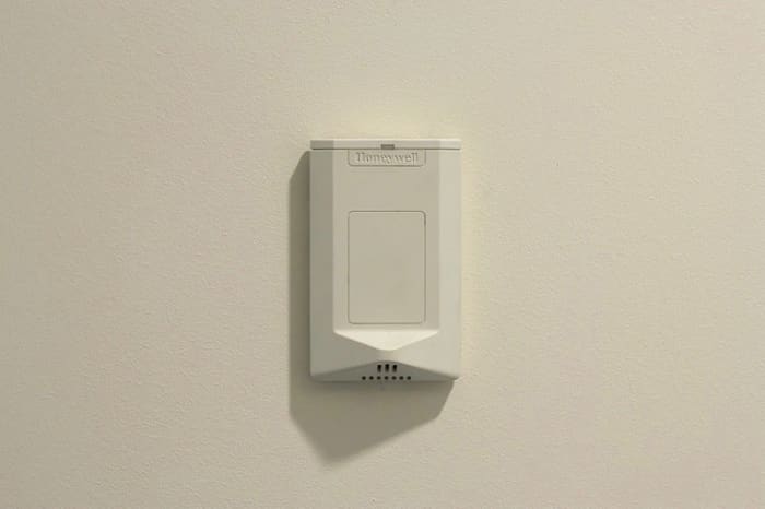Wall humidistat unobtrusively doing its work