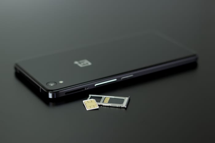 Why Does My iPhone Say "No SIM Card Installed"? - TurboFuture