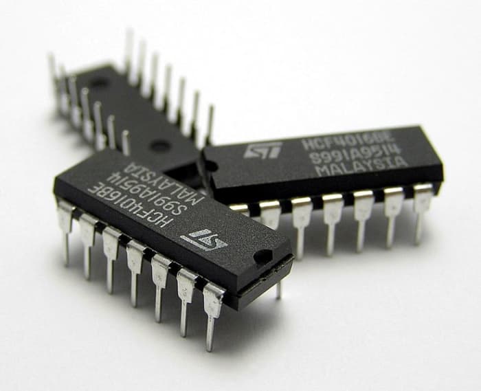 What Is a Microcontroller? Programming an Arduino Board - HubPages