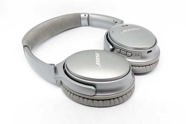 Bose changed the industry forever with their innovative noise-cancelling headphones. They bring that kind of ingenuity and creativity to their earphones as well.