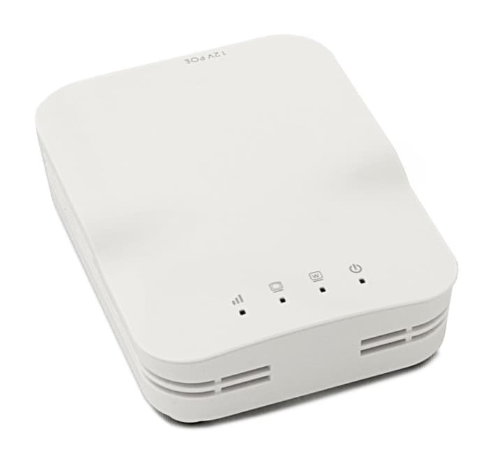 Both the OM2-HS and OM2-LC WiFi Routers have internal antennas, only the OM2P supports an external antenna