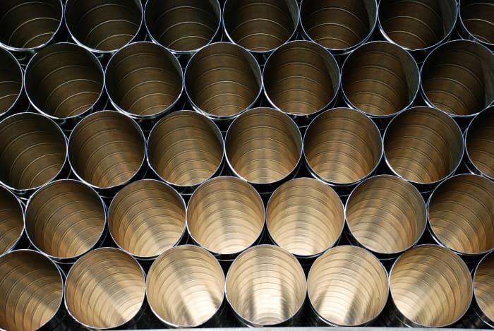The data pipes are similar to water pipes. The diameter of the pipe determines the quantity that can flow through.