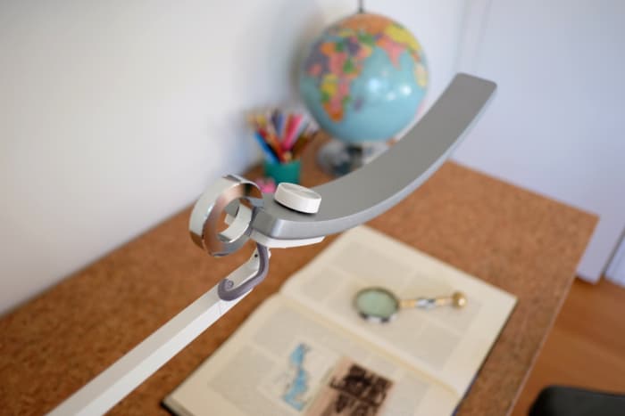 The soft light quality means that this LED desk lamp is ideal for reading, especially late at night.