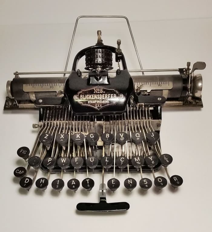 The Blickensdorfer typewriter of 1902 vintage was initially very popular because it was simpler and cheaper than competing machines.