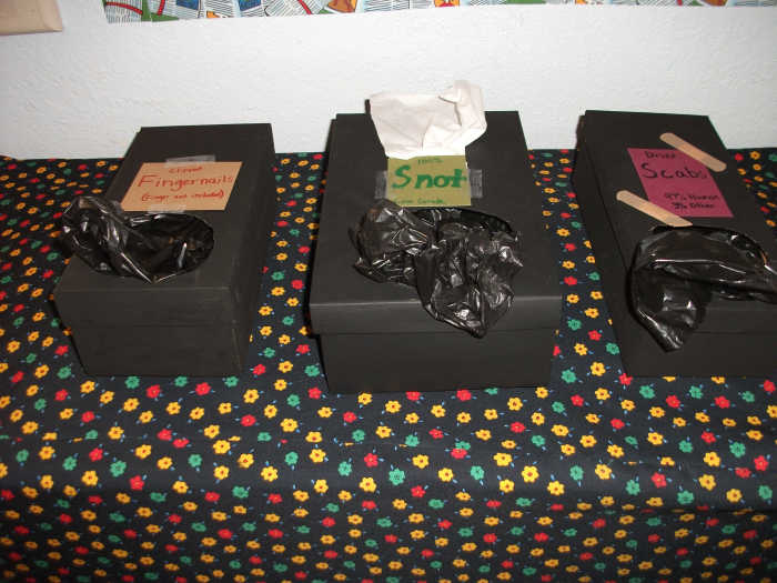 Kids love to feel fake body parts.