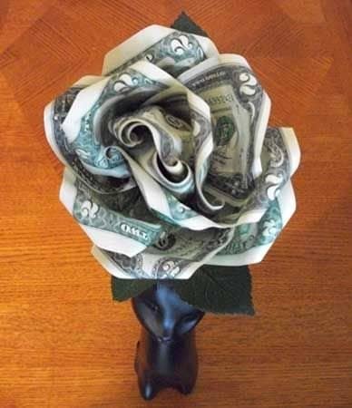 Here's a photo of the finished money rose. Look how beautiful it is!