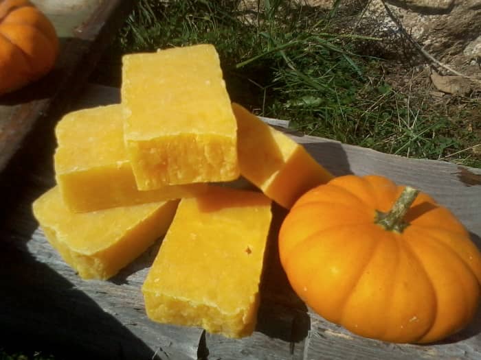 It's pretty!! Somehow, it seems that the pumpkin color got cooked right out of the soap. Or, maybe I'm wrong about that, and this is what cooked pumpkin in soap looks like. Maybe, without the pumpkin, the orange oil would have turned the soap yellow
