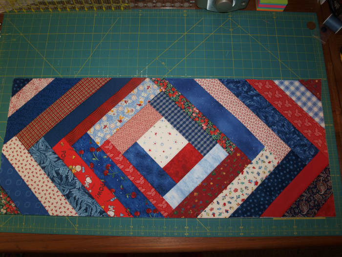 Easy Quilted Table Runner Pattern: Step-By-Step Guide - FeltMagnet