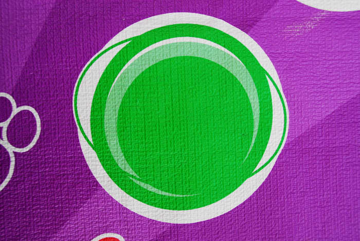 Circular design on plastic mat - simply used as a guide, you could use a piece of colored card under your bubble wrap