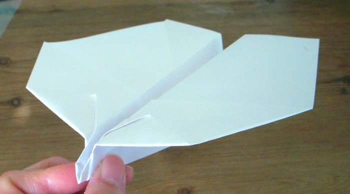 How To Make A Boomerang Paper Airplane - FeltMagnet