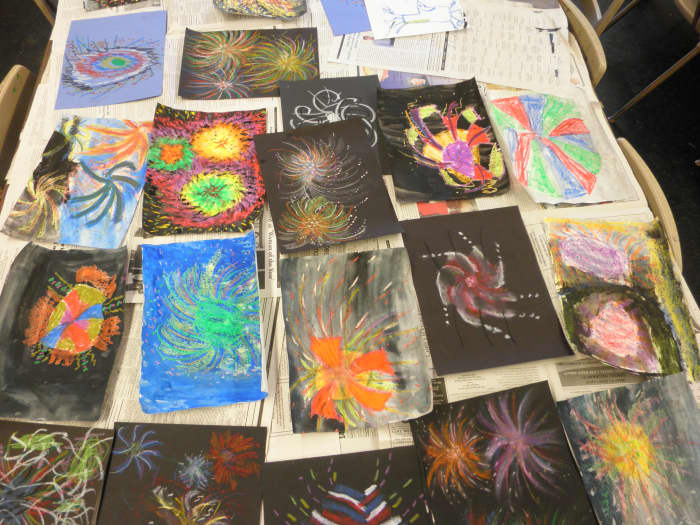 Ideas and art lessons on painting fireworks for Fourth (4th) of July or any other patriotic holiday. Step by step instructions with Dorsi Diaz