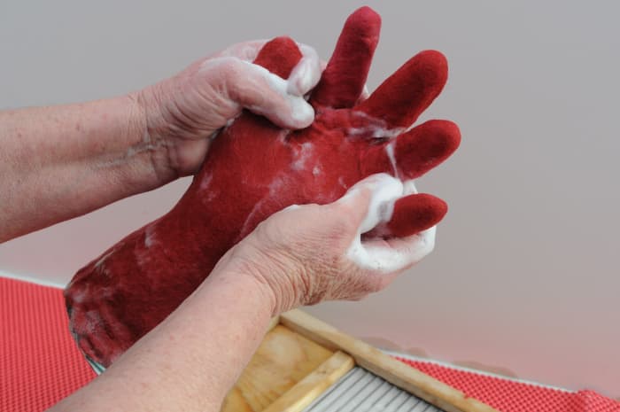 Give the hand a good massage. Don't be afraid to do this firmly. You will soon start to feel the fibers tighten under your fingers.