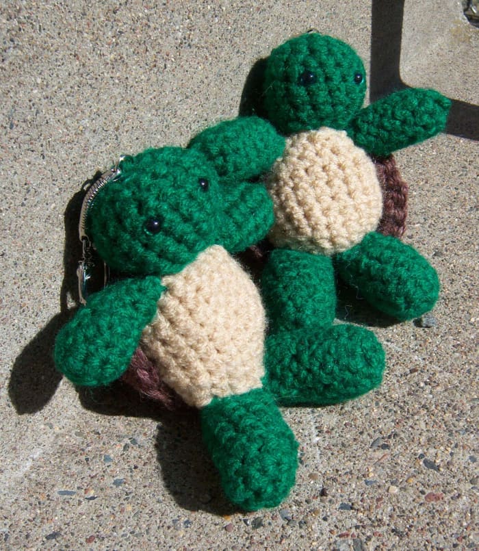 How to Crochet a Turtle Keychain