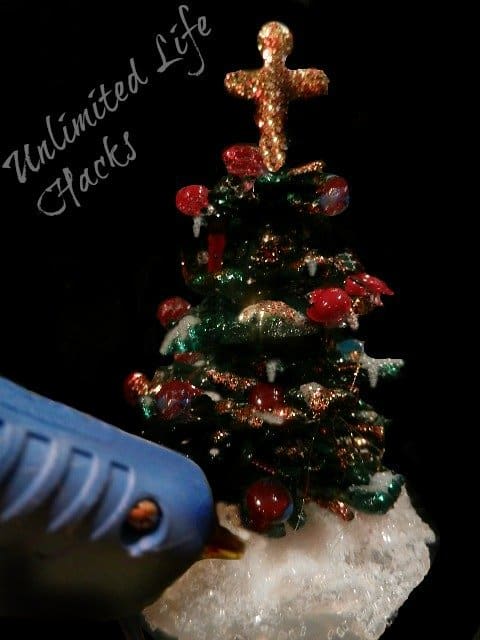 You can use hot glue to create one of a kind, DIY Christmas ornaments and holiday decorations.