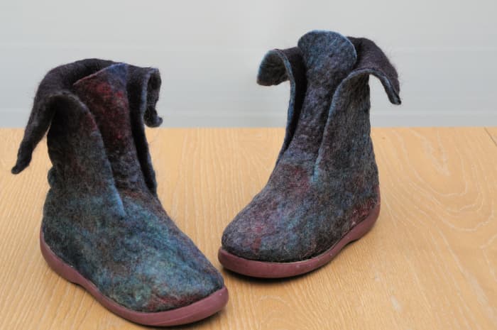 How to Make Wet Felted Boots for Children - FeltMagnet