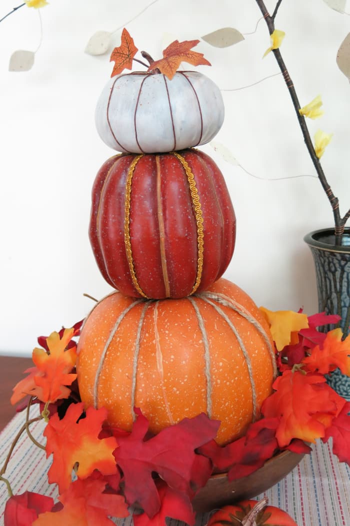 Stacked Pumpkin Decor
 How to Make a Stacked Pumpkin Decoration for Fall Holidappy