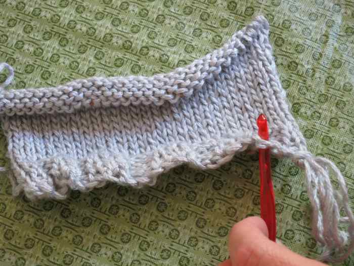 Knitting Hints How to Make and Attach Fringe Tassels to a Scarf, Shawl