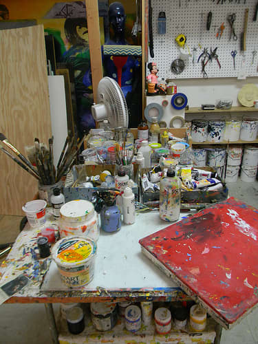 Visit the art studio to see what the artist use and have the opportunity to find out about what he or she needs.