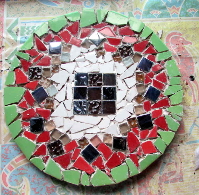 My mosaic design ready for the grouting