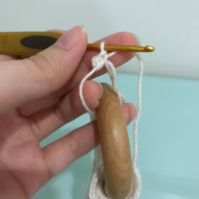 Once you secure the yarn by chaining 1, you can proceed to work on the magic ring like usual.