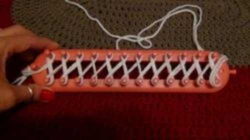 How to Loom Knit a Scarf: Instructions for Beginners - FeltMagnet