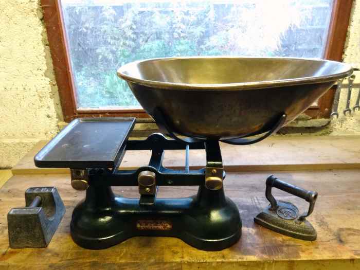 Scales repainted with green car spray paint; closely matching the original colour.