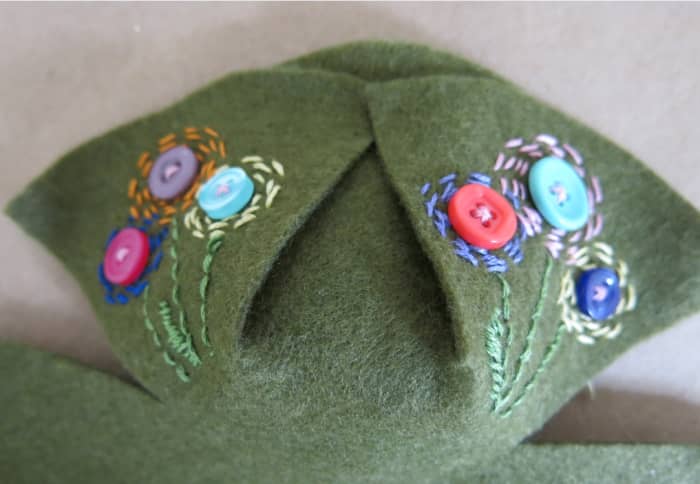 Overlap decorated segments onto the plain section in between to create a cup shape for the bottom