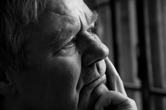 Your elderly loved one or neighbor may be experiencing a loss of self-sufficiency due to health problems. Keep this in mind when choosing a gift.