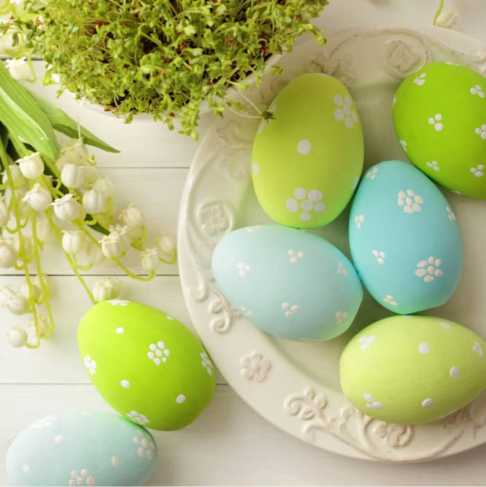 When writing Easter cards for religious friends and family, mention the christian significance of the holiday—they'll be glad you did.