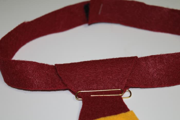 hur man gör en No-Sew Harry Potter House slips: instruktioner