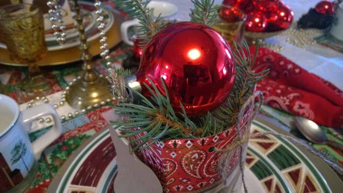 Save money by creating cool holiday decor from things you already have around the house.
