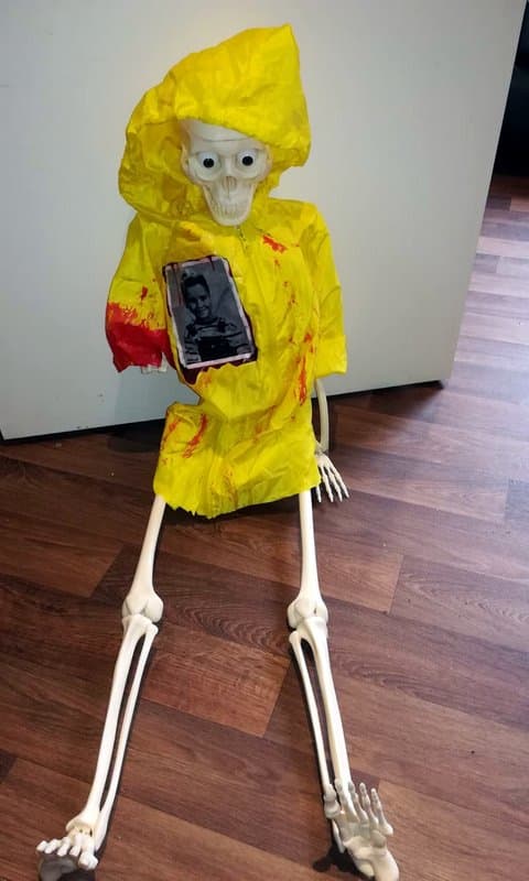 Learn how to make this Georgie skeleton Halloween decoration from the film "IT" from scratch.